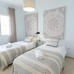 Lägenhet Vacation I Terrazas De Banus, Romantic, Jacuzzi, Pet-friendly, Cosy Duplex Penthouse, 2min Walk To Marina