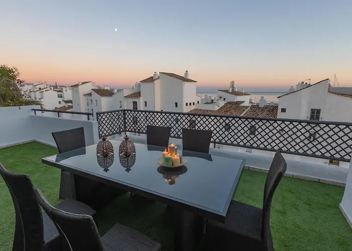 Vacation I Terrazas De Banus, Romantic, Jacuzzi, Pet-friendly, Cosy Duplex Penthouse, 2min Walk To Marina Lejlighed *