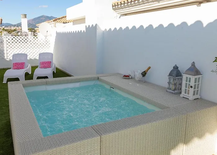 Vacation I Terrazas De Banus, Romantic, Jacuzzi, Pet-friendly, Cosy Duplex Penthouse, 2min Walk To Marina Lejlighed Marbella