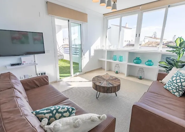 Lejlighed Vacation I Terrazas De Banus, Romantic, Jacuzzi, Pet-friendly, Cosy Duplex Penthouse, 2min Walk To Marina Marbella