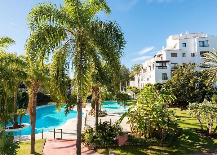 Vacation I Terrazas De Banus, Romantic, Jacuzzi, Pet-friendly, Cosy Duplex Penthouse, 2min Walk To Marina Lejlighed Marbella